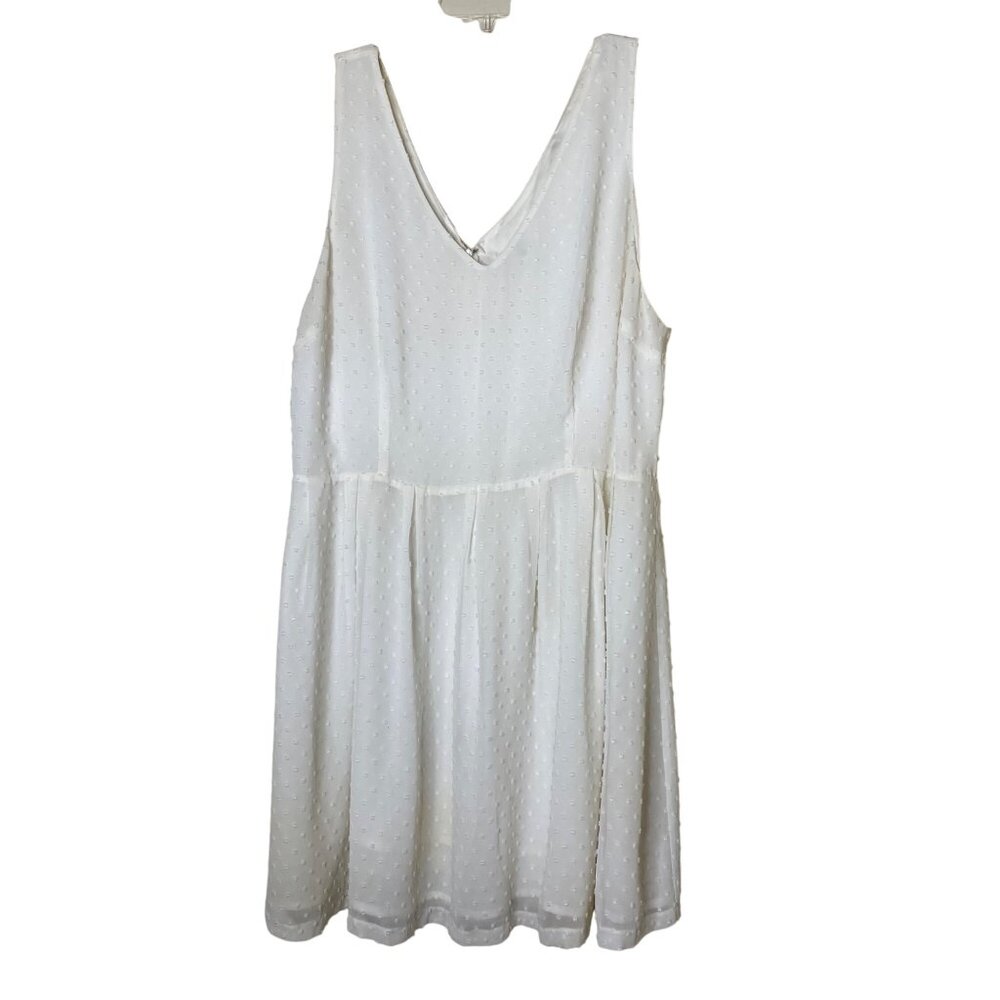 BB Dakota Swiss Dot White Dress Plus 18 Sleeveless V-Neck